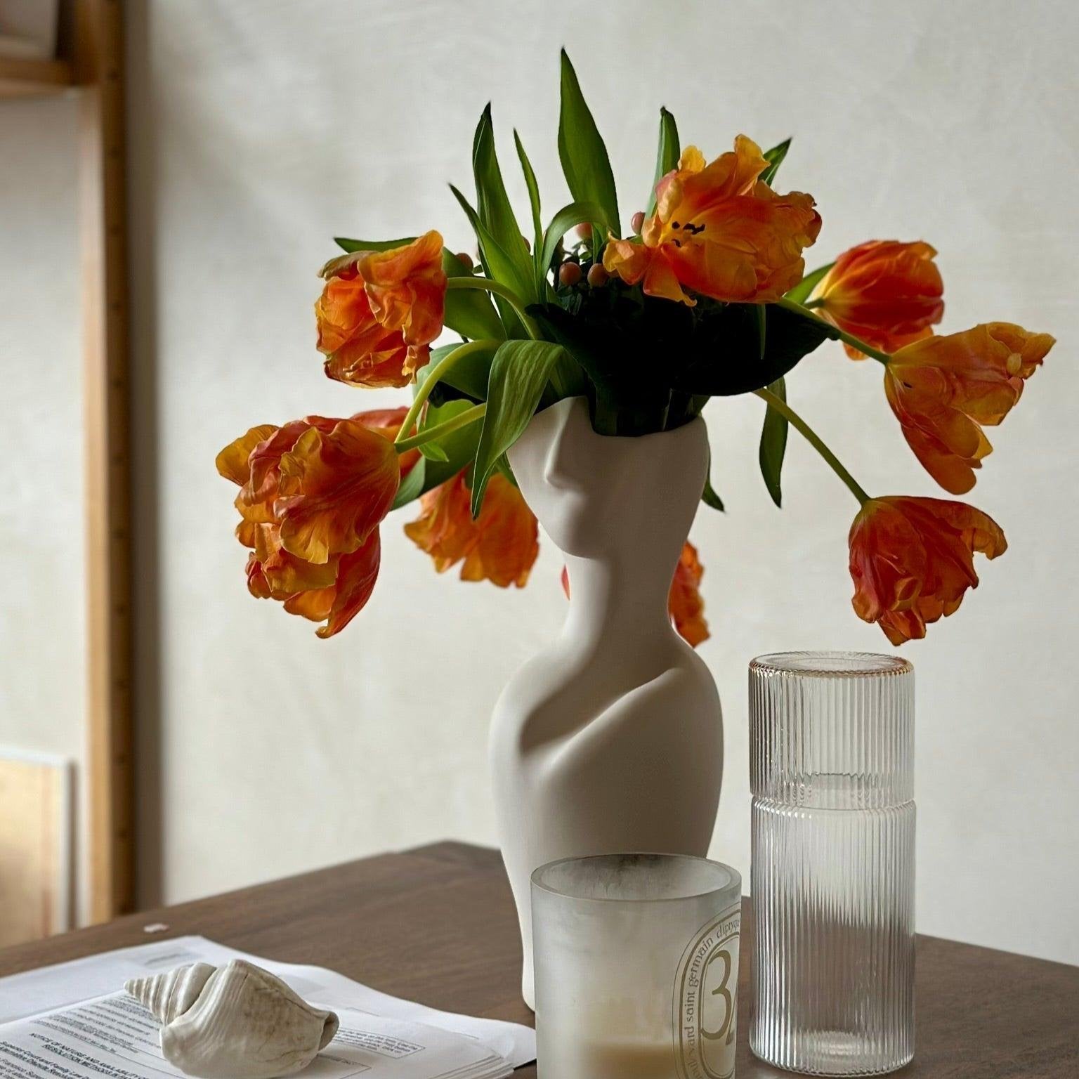 The Face Vase